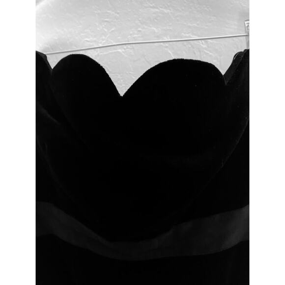 Milly NY Designer Women's Black Scallop Strapless Velvet Formal Dress Back Bow 8 - Picture 3 of 11